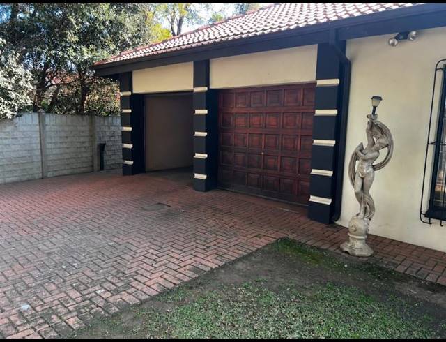 3 BEDROOM HOUSE FOR SALE IN VANDERBIJLPARK SW 2